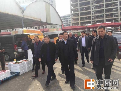 惠濟區區長馬軍帶隊視察鄭州毛莊農產品批發市場，筑牢春節期間食品安全防線